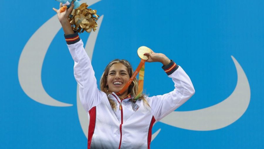 La Sirenita Michelle, Campeona Dentro Y Fuera Del Agua