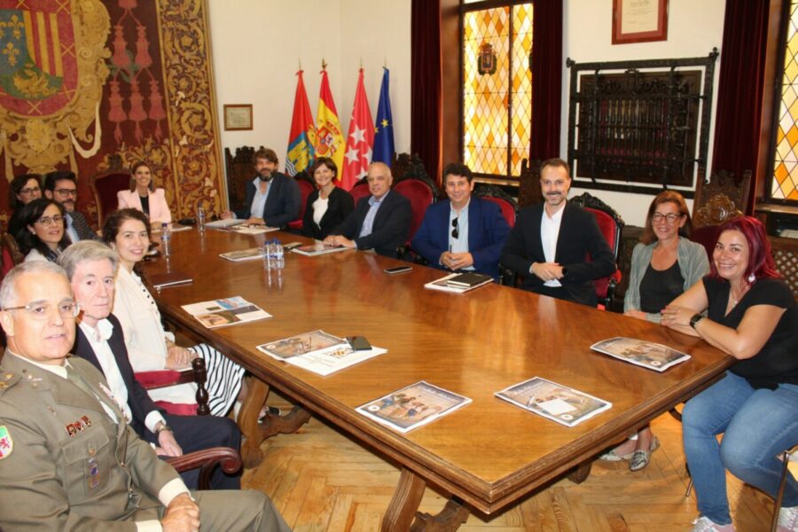 El Grupo Ciudades Patrimonio De La Humanidad De España Y Raphael, Galardonados Con El Premio Ciudad De Alcalá