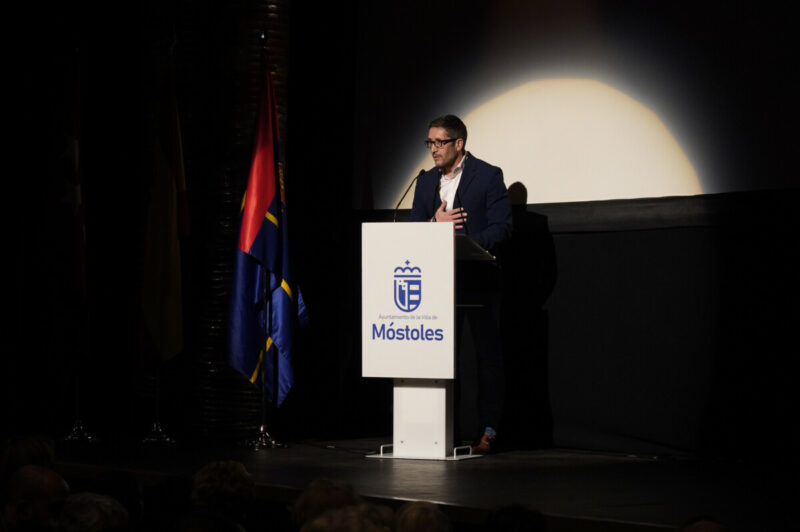 El concejal de Cultura, Desarrollo y Promoción Turística, Daniel Martín, durante la presentación de Escena Móstoles.
